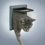 Дверца для кошки Trixie с двумя функциями, серая 14,7х15,8см 38602 