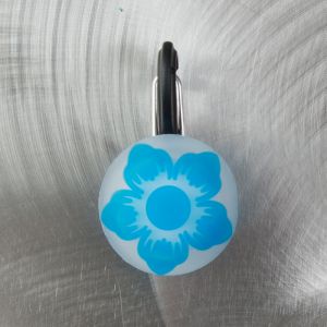 NITEIZE:> Брелок светящийся Niteize  малый КлипЛит Blue Flower на ошейник для собак .В зоомагазине ЗооОстров товары производителя NITEIZE (НИТАЙЗ) США. Доставка.